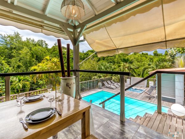 Martinique Home 980551