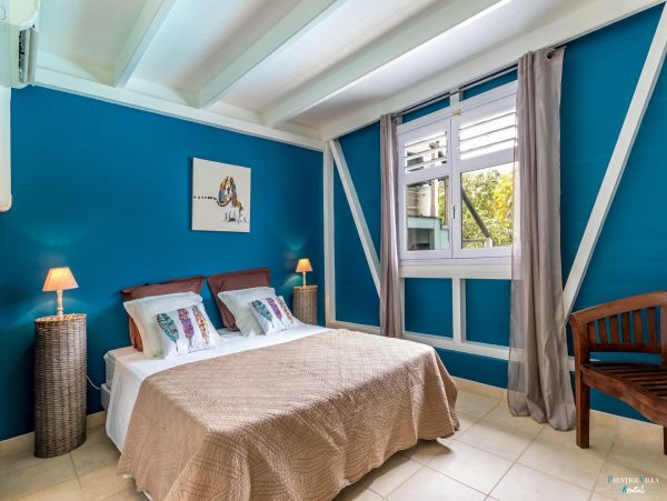 Martinique Home 980551