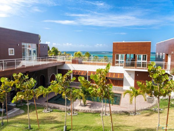 Martinique Home 980552