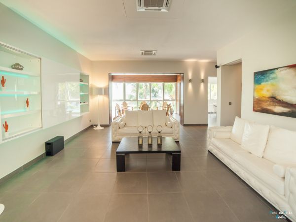 Martinique Home 980552