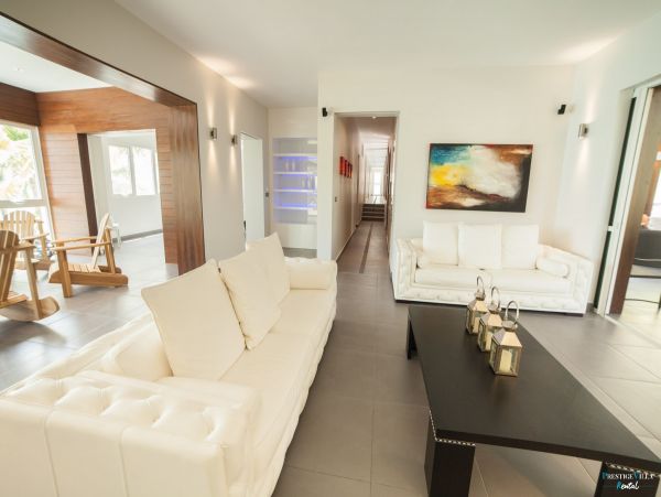 Martinique Home 980552