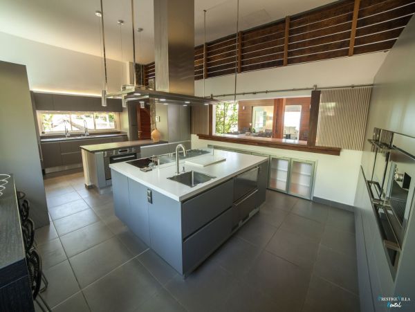 Martinique Home 980552