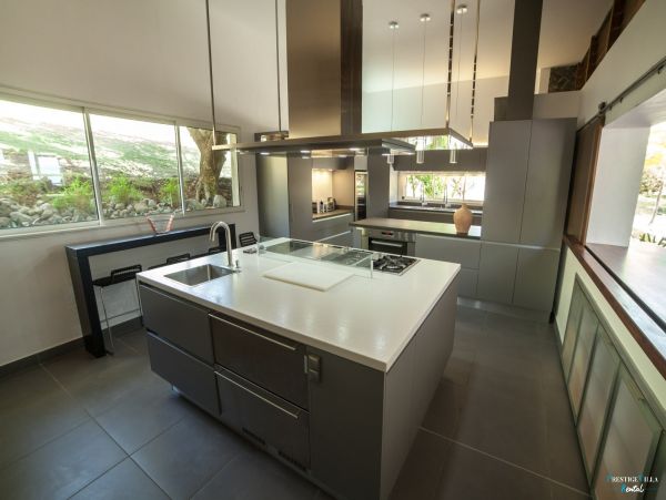 Martinique Home 980552
