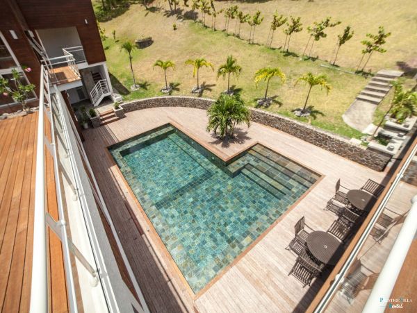 Martinique Home 980552