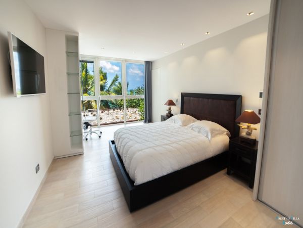 Martinique Home 980552