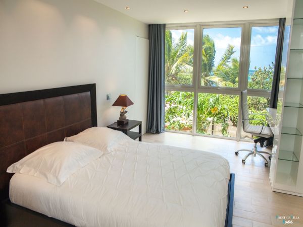 Martinique Home 980552