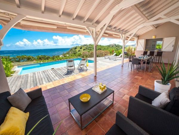 Beautiful Vacation Villa with Extraordinary Sea Views