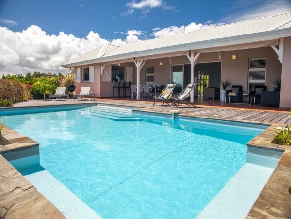 Beautiful Vacation Villa with Extraordinary Sea Views