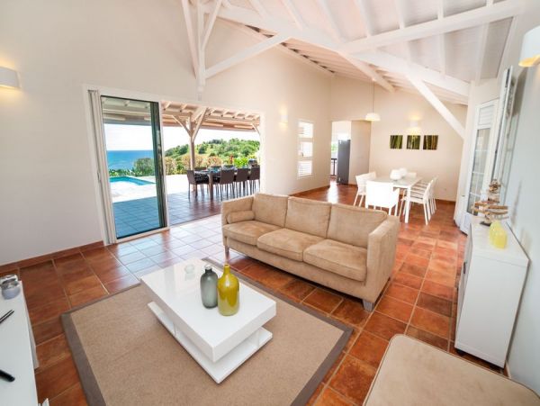 Beautiful Vacation Villa with Extraordinary Sea Views