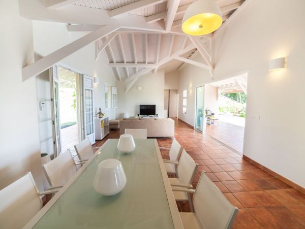 Beautiful Vacation Villa with Extraordinary Sea Views