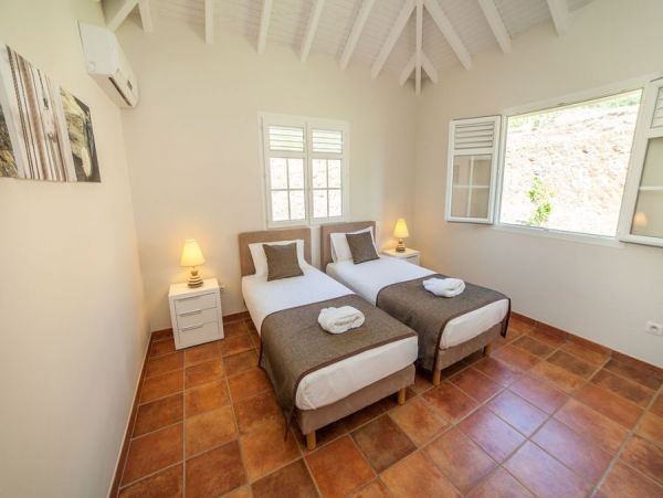 Beautiful Vacation Villa with Extraordinary Sea Views