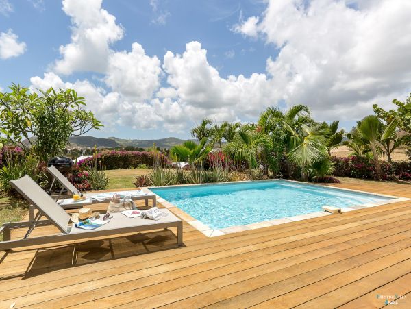 Martinique Home 980554