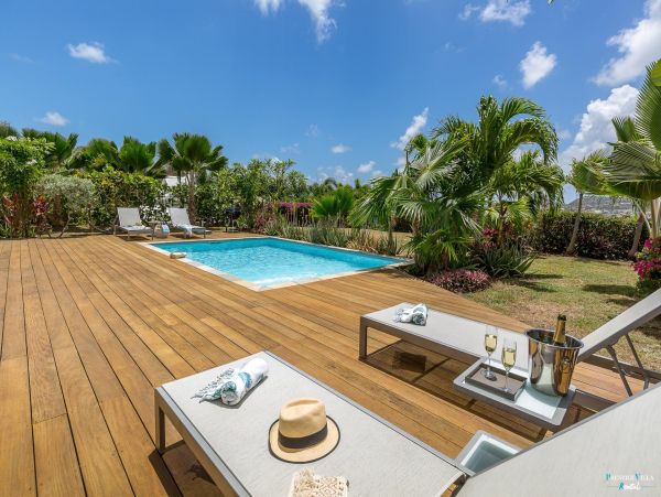 Martinique Home 980554