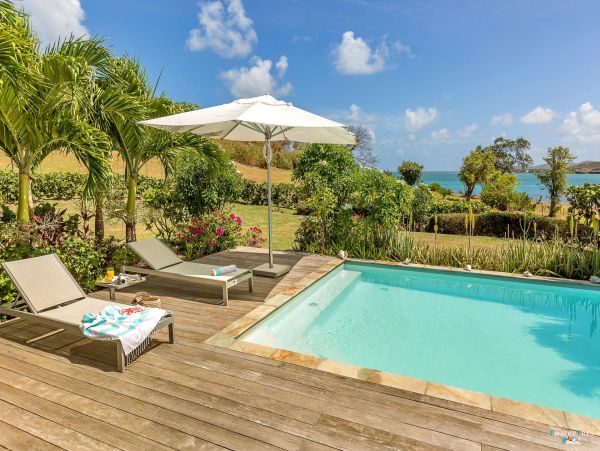 Martinique Home 980555