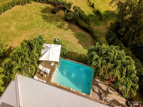 Martinique Home 980555