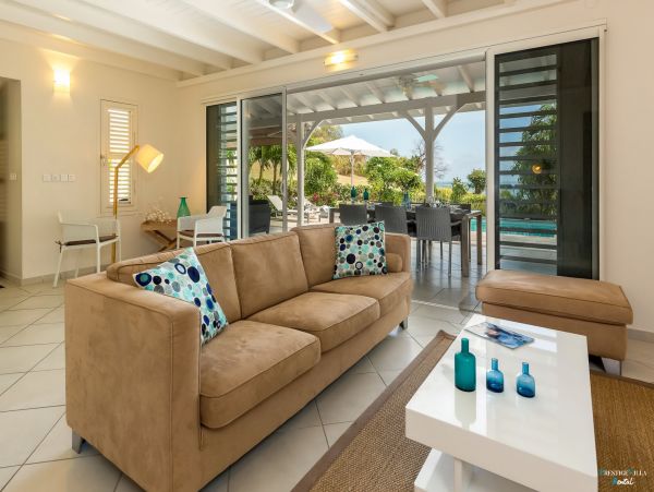Martinique Home 980555