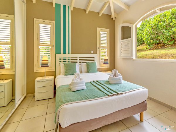 Martinique Home 980555