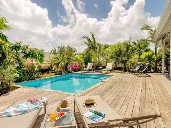 Martinique Home 980556