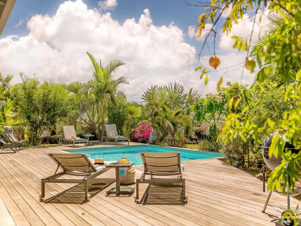 Martinique Home 980556