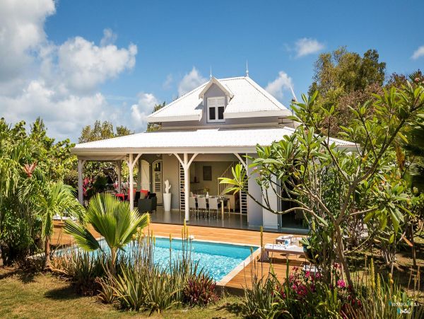 Martinique Home 980556