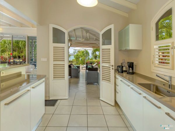Martinique Home 980556