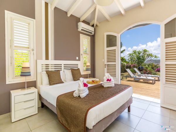 Martinique Home 980556
