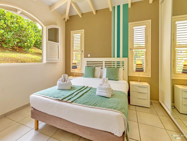 Martinique Home 980556