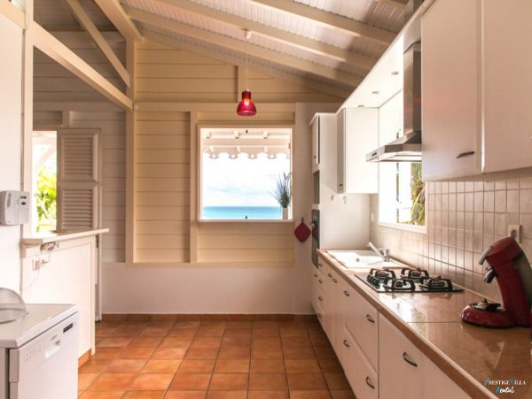 Martinique Home 980557