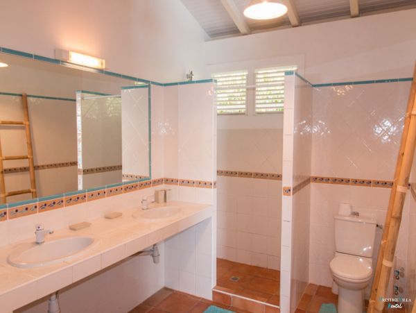 Martinique Home 980557