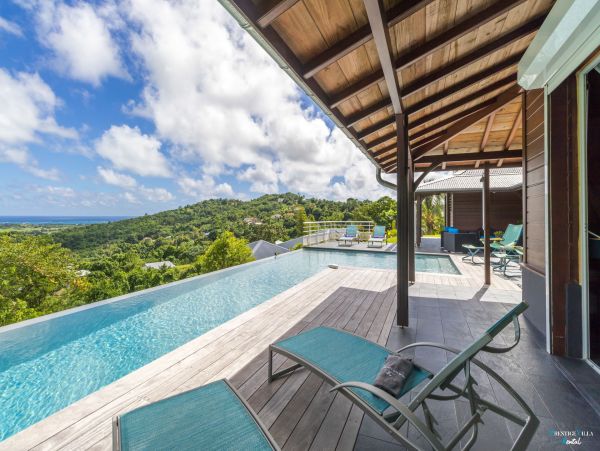 Martinique Home 980558