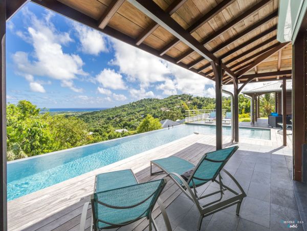 Martinique Home 980558