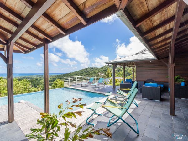 Martinique Home 980558