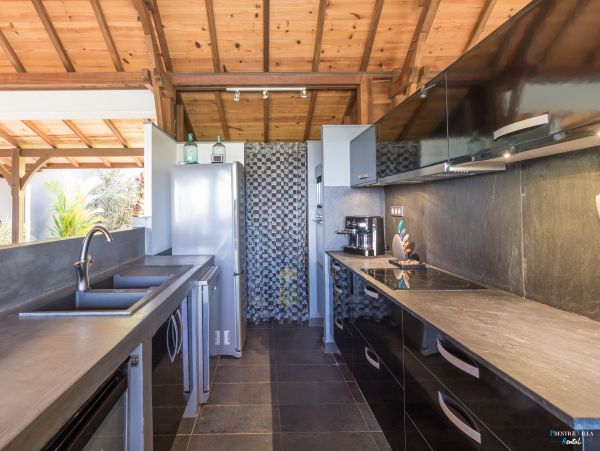 Martinique Home 980558