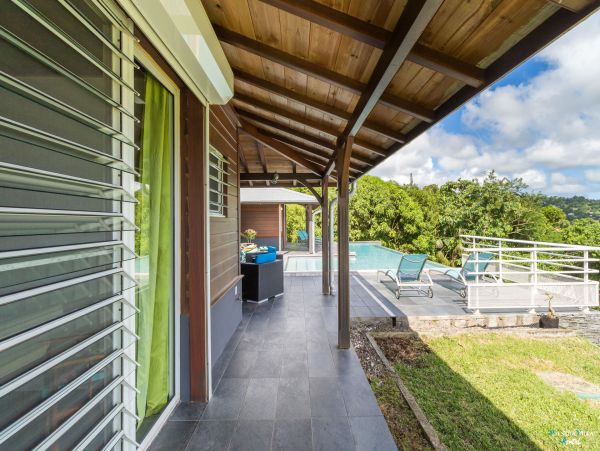 Martinique Home 980558