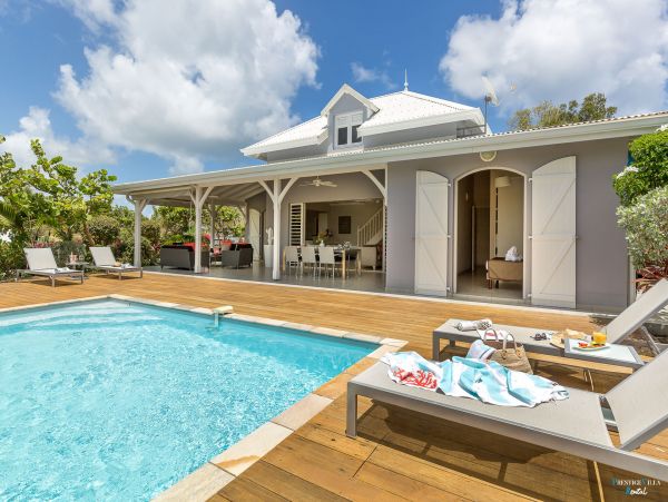 Martinique Home 980559