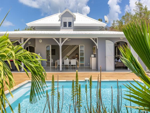 Martinique Home 980559