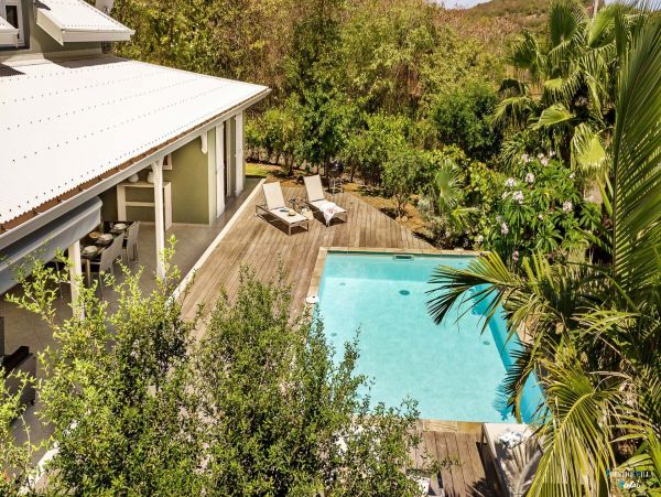 Martinique Home 980559