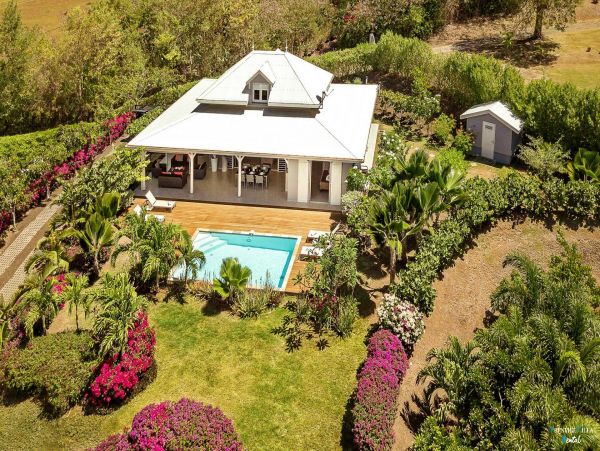 Martinique Home 980559