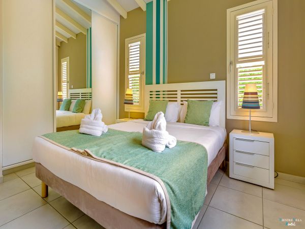 Martinique Home 980559