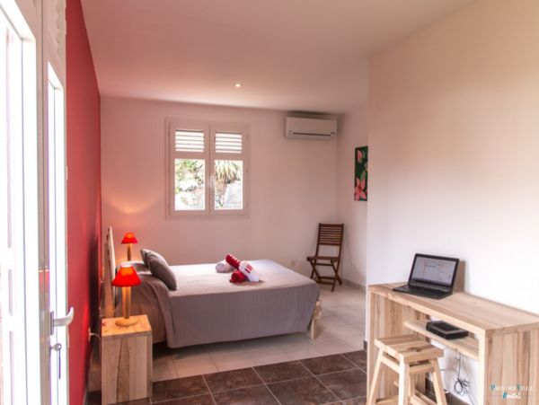 Martinique Home 980560