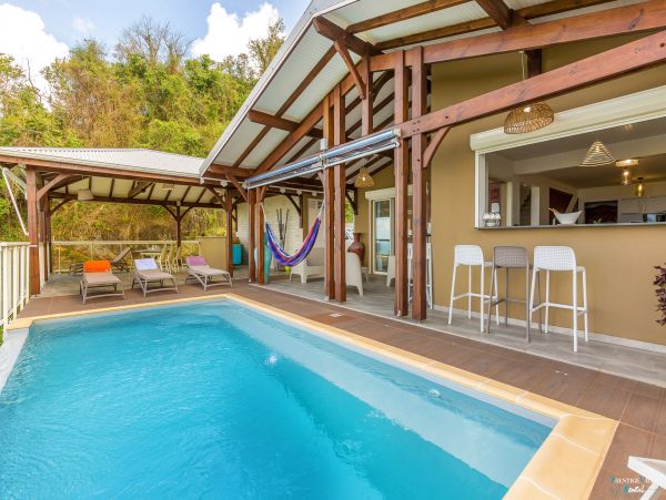 Martinique Home 980563
