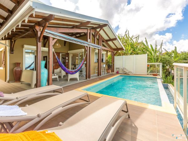 Martinique Home 980563