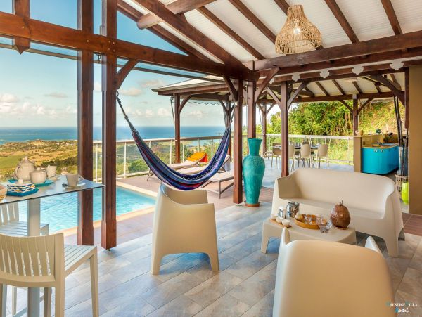 Martinique Home 980563