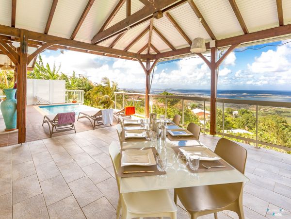 Martinique Home 980563