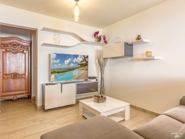 Martinique Home 980563