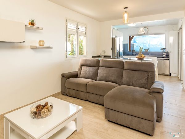 Martinique Home 980563