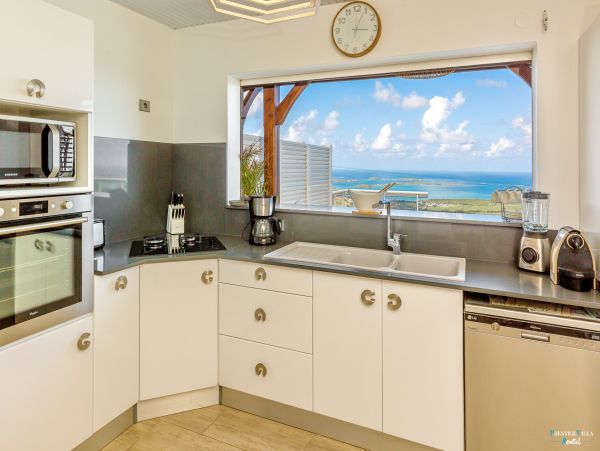 Martinique Home 980563