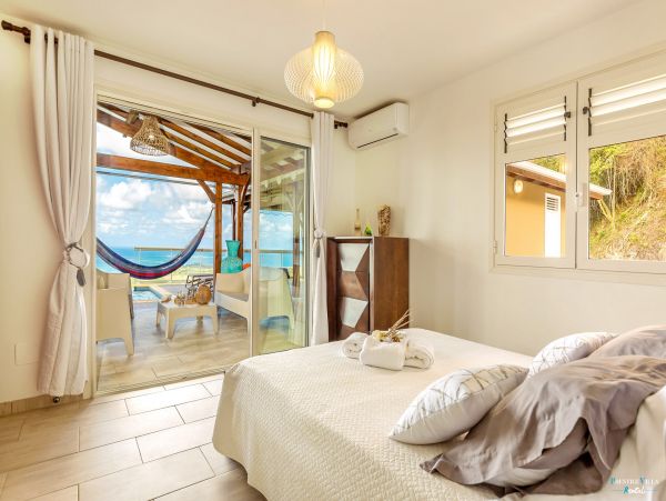 Martinique Home 980563