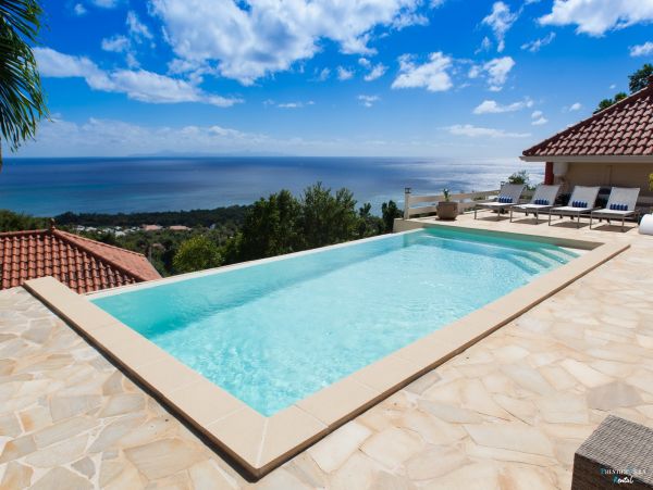 Martinique Home 980564