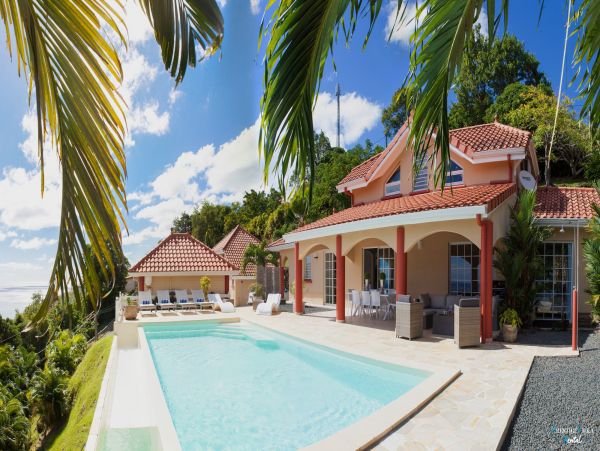Martinique Home 980564